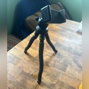 Phone tripod